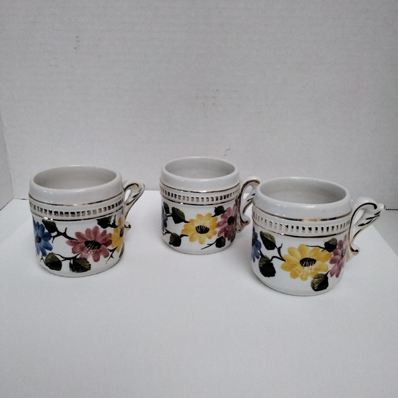 Hand painted expresso cup and saucer set of three made in Portugal - Picture 2 of 7